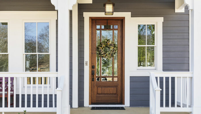 4 common mistakes to avoid while choosing a front door for the house