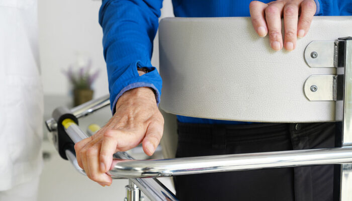 11 early warning signs of amyotrophic lateral sclerosis